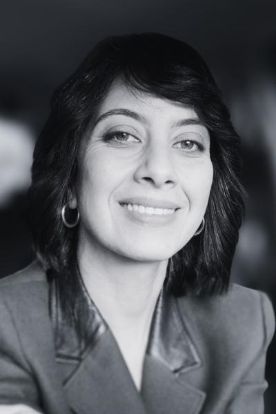 Amina Yakoubi, instructrice de yoga et pilates — Anima Flow